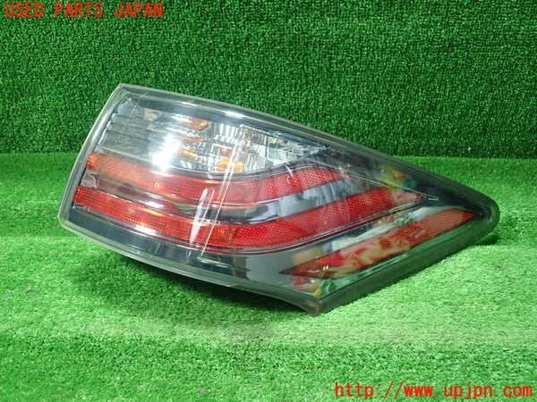 1UPJ-27951530] Lexus *CT200h(ZWA10) правый задний фонарь б/у 