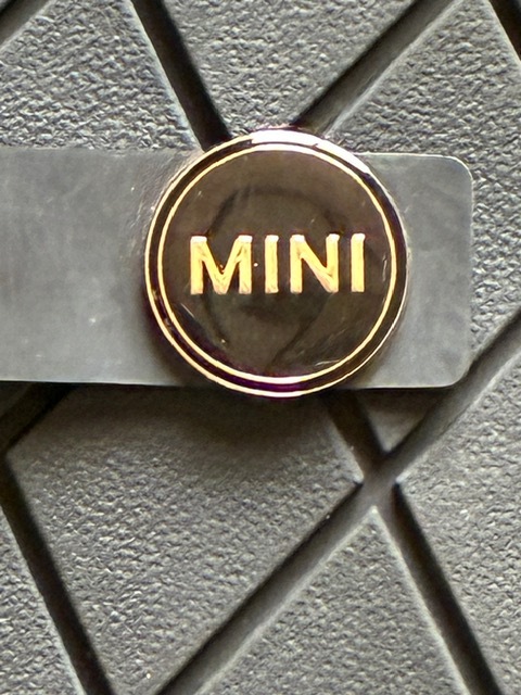 ミニ純正 ラバーフロアマット 一式（4枚）＋ラッゲージマット　美品です_画像7