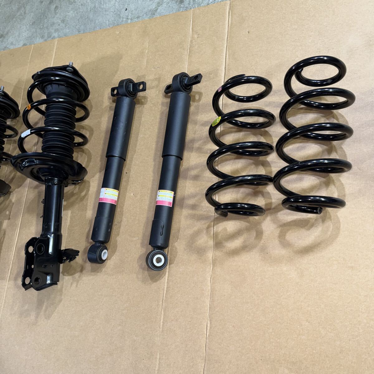 40系アルファード純正サスペンション 美品 48510-V2020,48520-V2020,48530-V2010_画像5