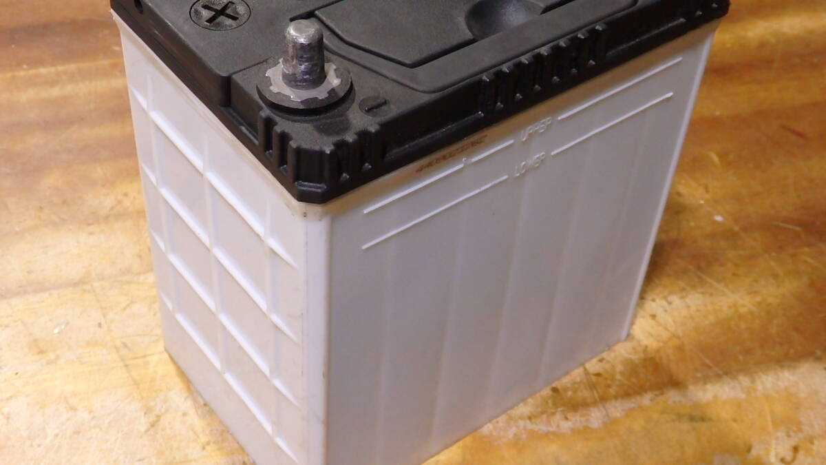 即決 2024年製 使用4か月 BOSCH イエローハット 中古 バッテリー 40B19L (42B19L 38B19L_画像4