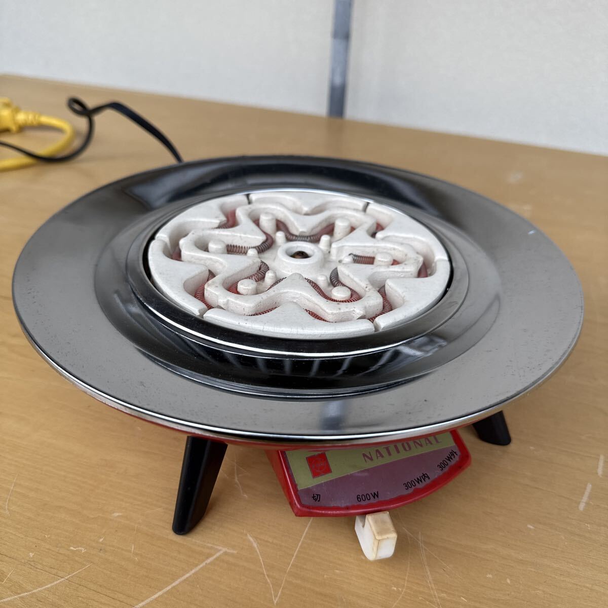 ナショナル　高能率600Wコンロ　丸型　NK-682 松下電気産業株式会社　赤　 昭和レトロ　電源動作確認済み_画像1