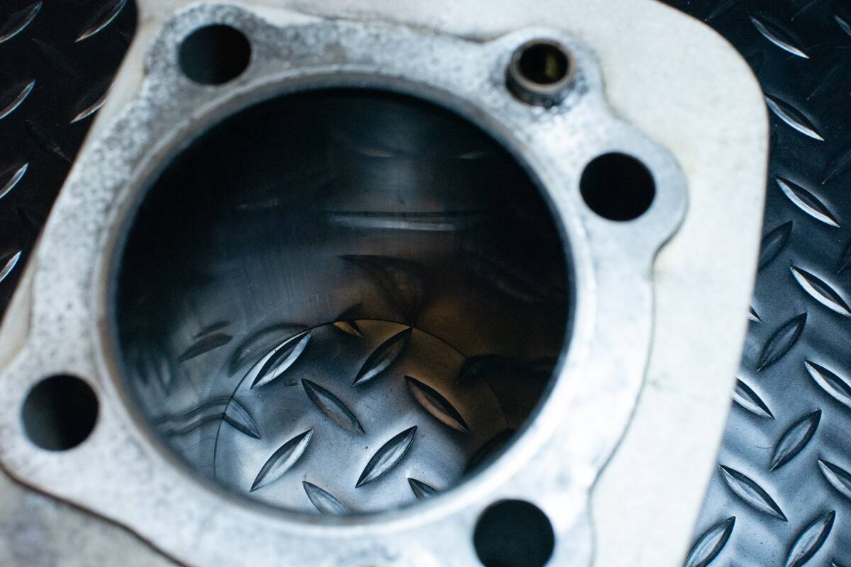ビューエルS1　純正シリンダー＆ピストン　Buell 　スポーツスター　XL1200_画像3