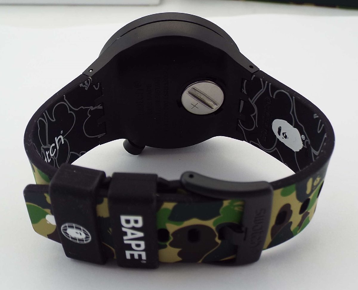 T3971【ジャンク品】APE/A BATHING APE(アベイシングエイプ)×SWATCH(スウォッチ)2019年 Big Bold 腕時計 ウォッチ グローバル 電池無し_画像5