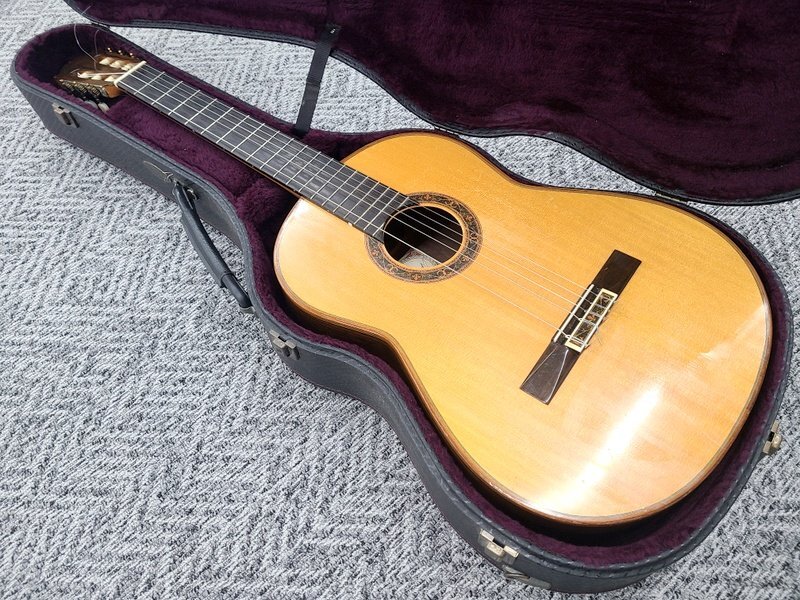 【ジャンク品】Paul Fisher クラシックギター ポールフィッシャー ケース付き 1円~ Y8894+_画像1