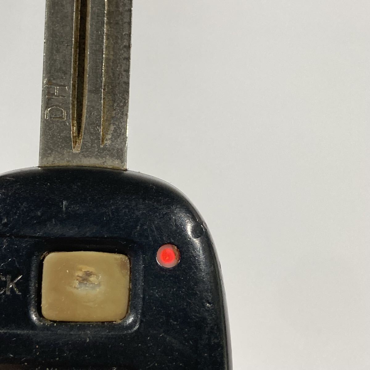 送料込 ダイハツ純正 S320G S330G アトレー L650S L660S ミラジーノ L550S L560S ムーブラテ 黒枠 2ボタン スマートキー キーレス MTI336J_画像8