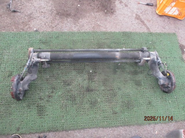 (0443)20DKC プジョー 205 CTI カブリオレ リアアクスル_画像3