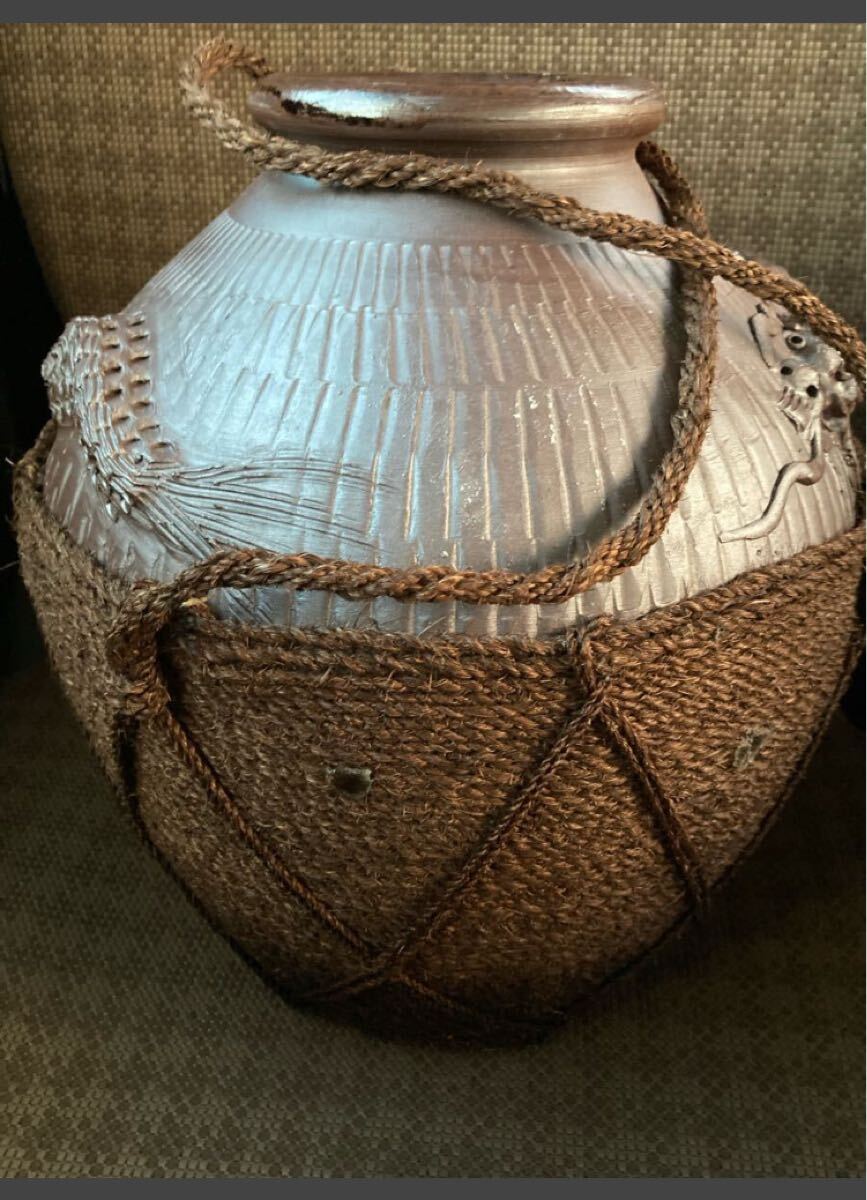 YK-6192 #300 中古品 泡盛 古酒壺 古酒甕蓋付き 約3.1升甕（容量約6.0L）高さ約30cm 横約24cm シュロ巻き 沖縄 琉球_画像5