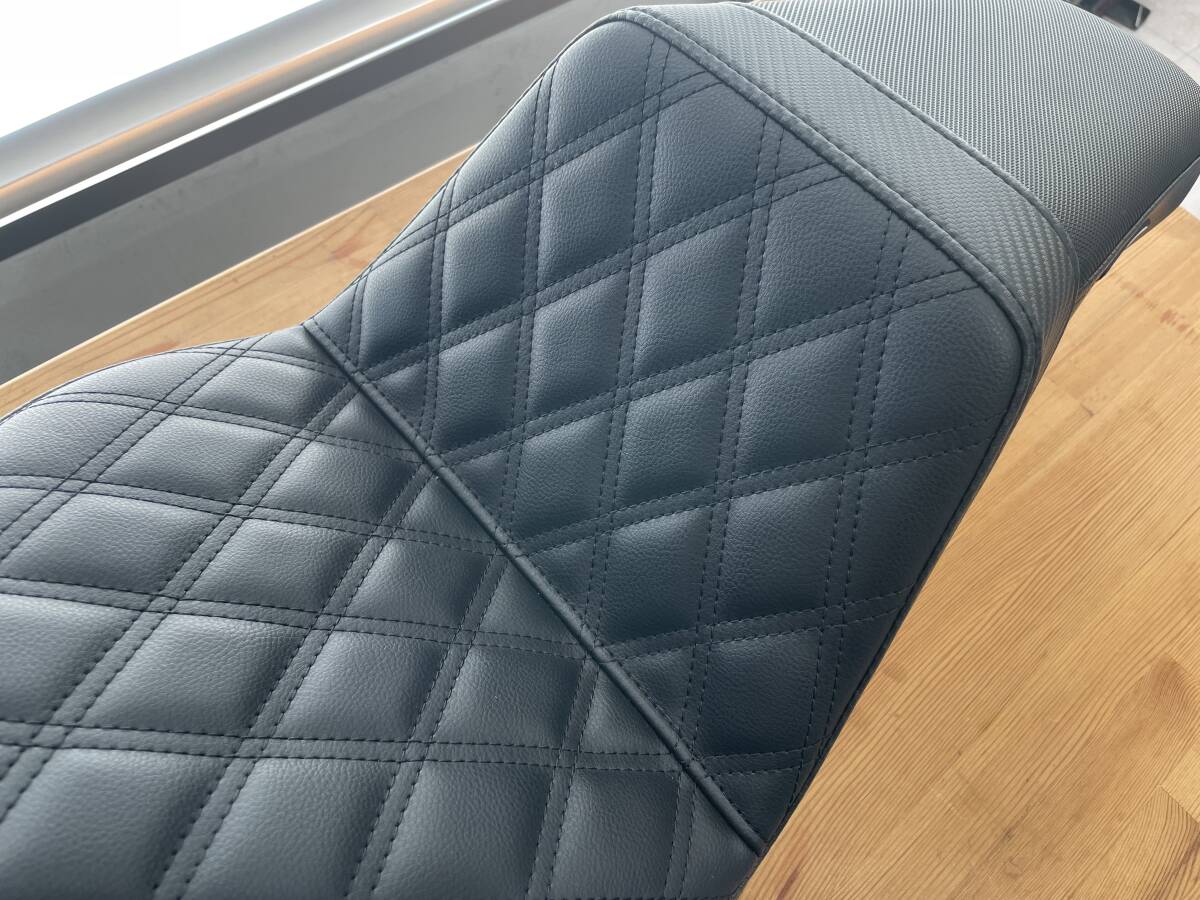 サドルマン シート ブラックパレードコラボ ソフテイル FXLRST ローライダーST HL81829_画像4