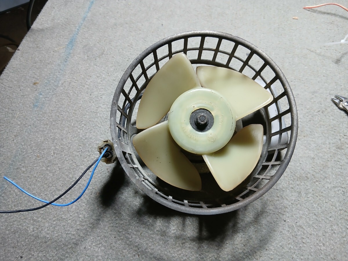 即決!即納!サンバートラック エンジンルームクーリングファン TT1/TT2/TV1/TV2/TW1/TW2 クーリンクモーター クーリングファン サンバーバン_画像2