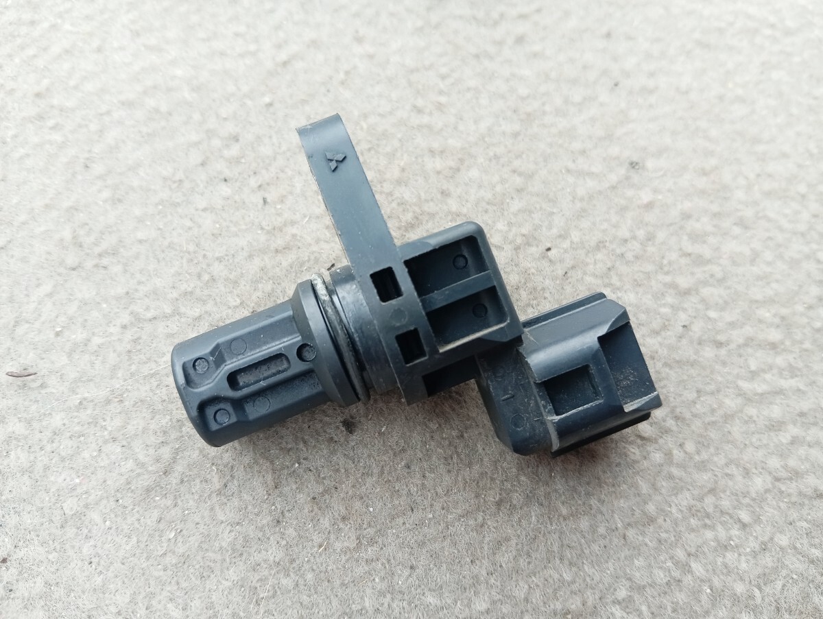 即決！即納！サンバートラック カムポジセンサー　カムセンサー　サンバーバン TT1/TT2/TV1/TV2/TW1/TW2　EBD-TT1 LE-TT1_画像1