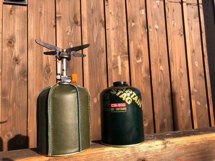 本革製！ガスカートリッジ500g用　カバー　ハンドメイド　モスグリーン_画像2