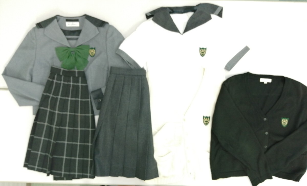  Okayama префектура [ Sanyo женщина средняя школа ] женщина форма зима одежда летняя одежда sailor 155A. летняя одежда зима одежда юбка (W60.L48). кардиган белый цвет чёрный цвет. указание лента ( зеленый цвет ) 7 позиций комплект 
