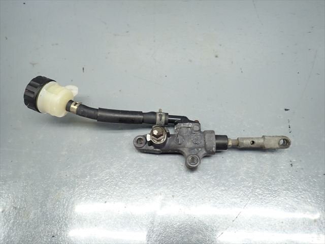 β251017-2 ヤマハ TZR50R 4EU セル付き (H7年式) 絶版！希少！ 純正 リアブレーキマスターシリンダー 固着無し！_画像5