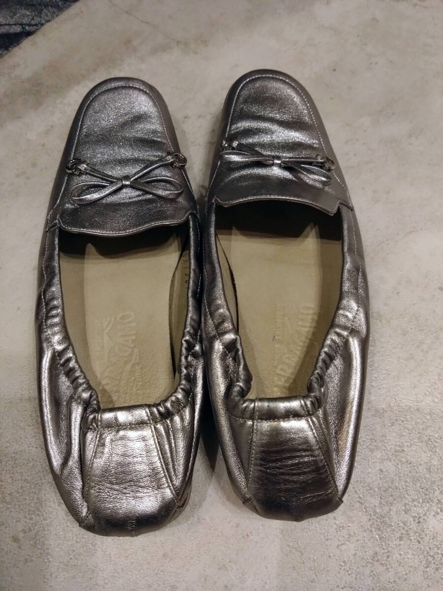  Ferragamo серебряный 6 1/2 C б/у 