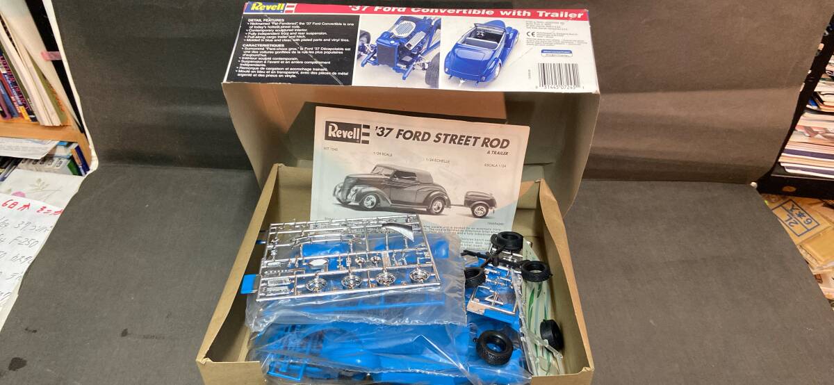 ☆★☆ 　　レベル　1/24 37 コンパチブル　　未組み立て　★☆_画像2