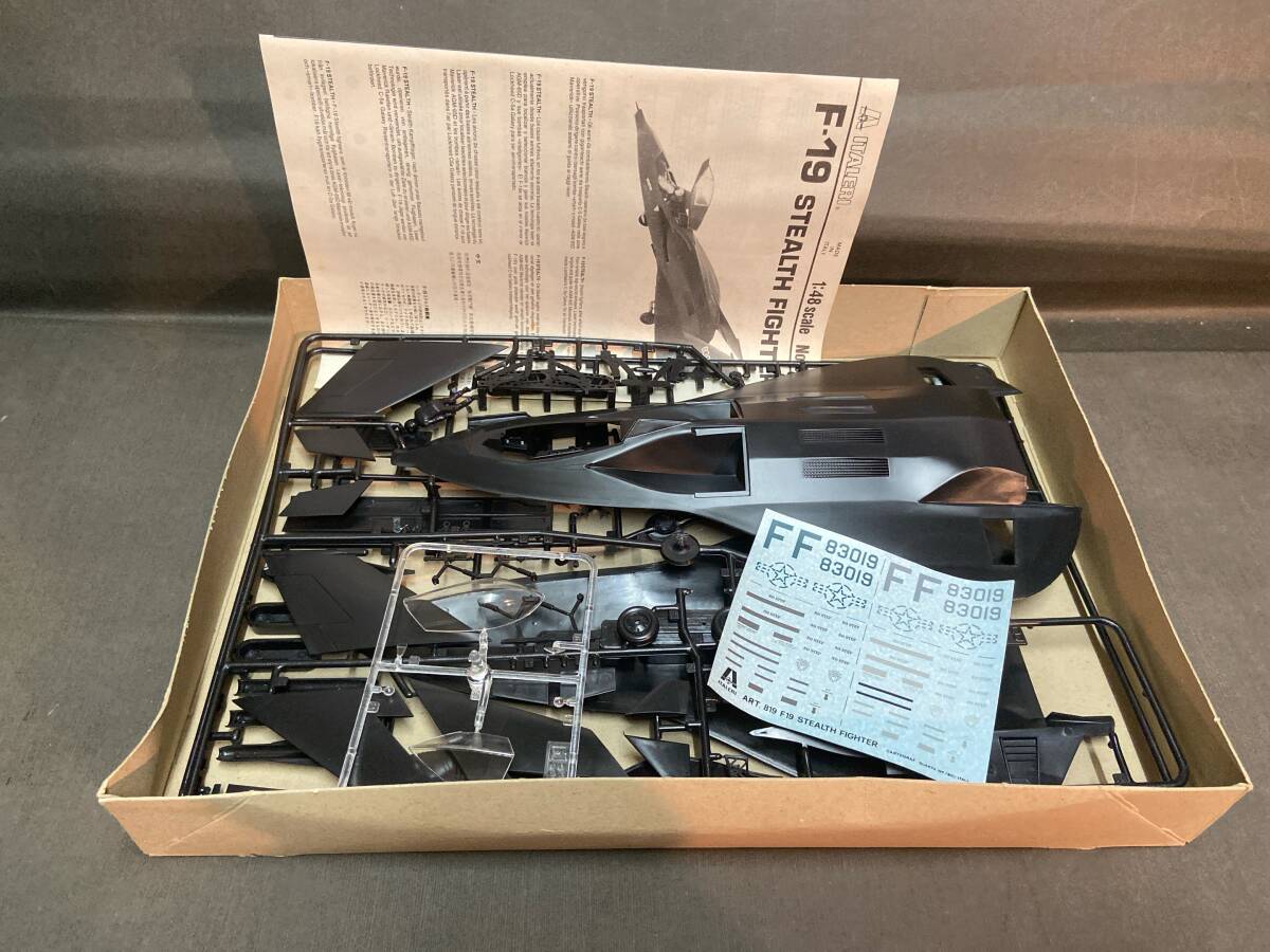 ☆★☆ 　イタレリ　1/48 F-19 ステレス　　　未組み立て　★☆_画像2