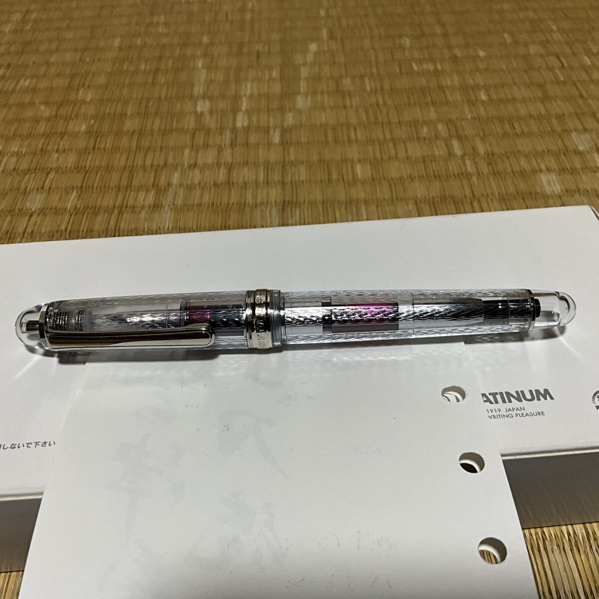 プラチナ 万年筆 #3776(センチュリー) 限定生産 「山中」 透明 模様付き F(細字)_画像4