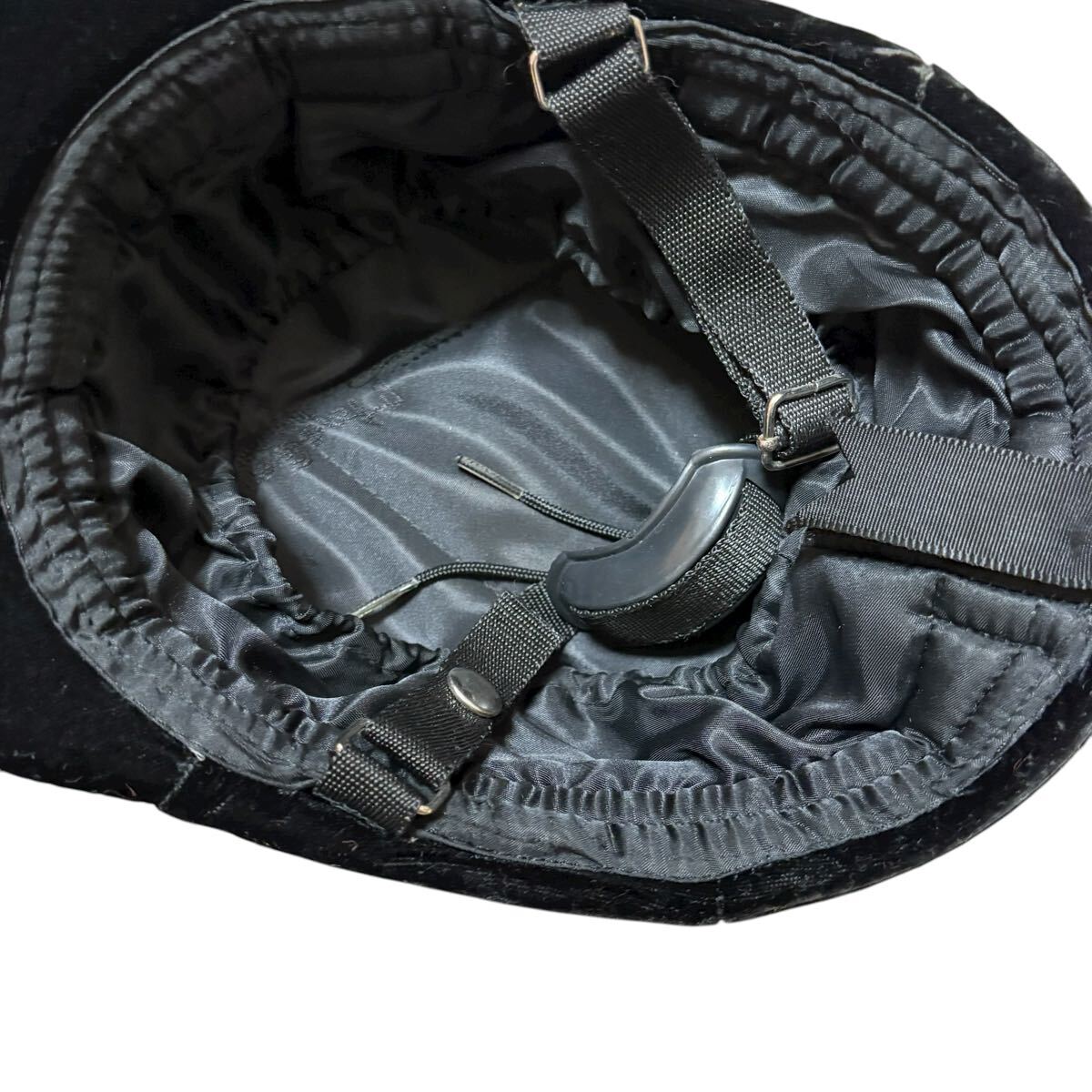 乗馬用ヘルメット ブラック ヘルメット　57cm 上質　ベロア_画像3