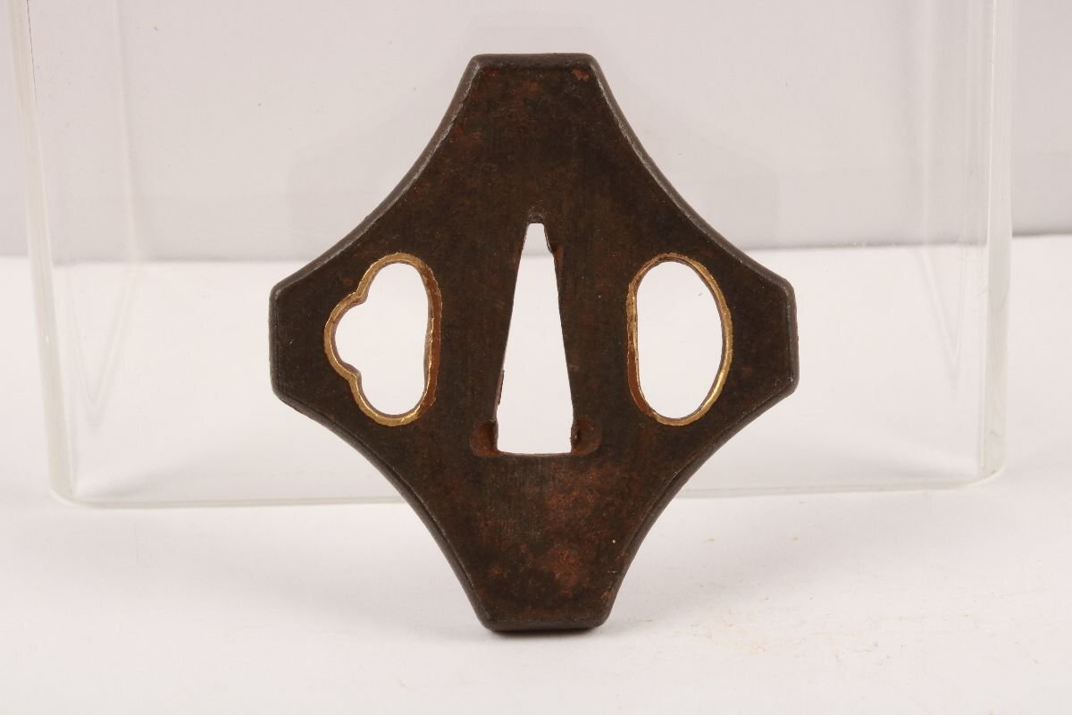 [.. магазин .] меч . изобразительное искусство / Edo период / нет ./ металлический земля . форма гарда меча /K-1238( поиск ) гарда меча /./ японский меч / меч принадлежности 