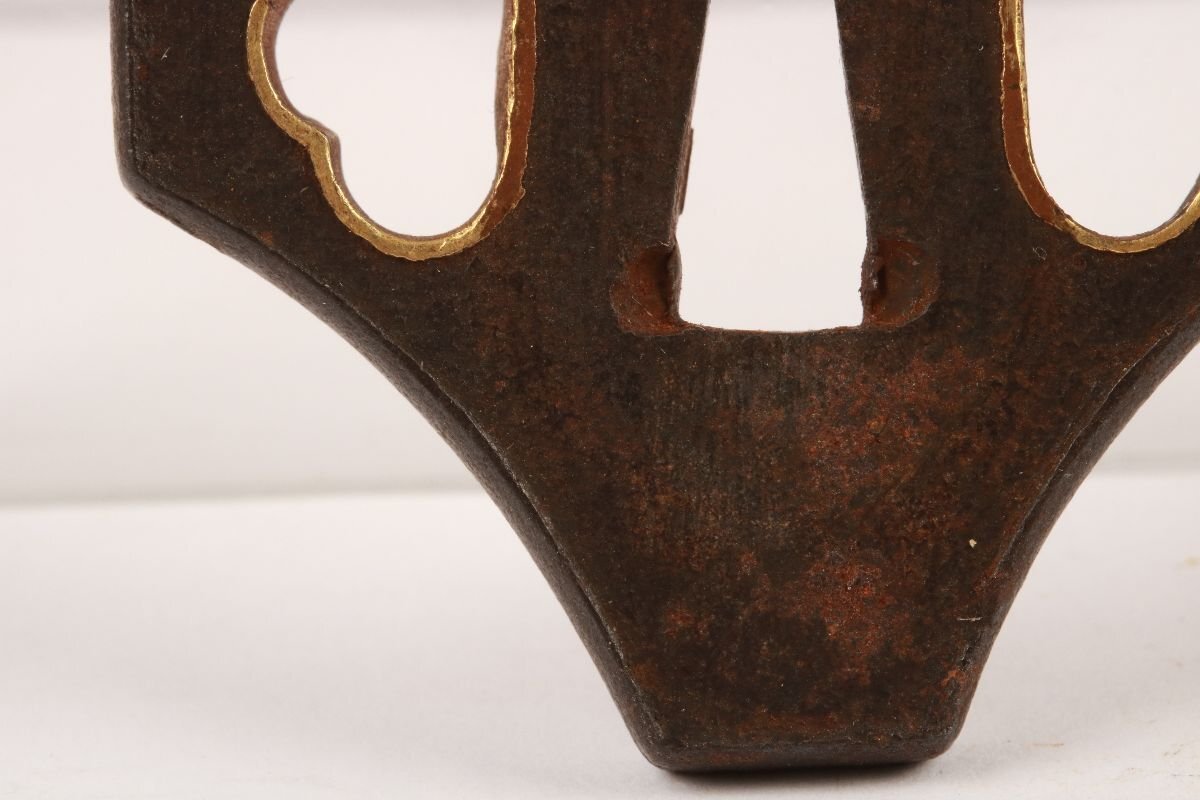 [.. магазин .] меч . изобразительное искусство / Edo период / нет ./ металлический земля . форма гарда меча /K-1238( поиск ) гарда меча /./ японский меч / меч принадлежности 