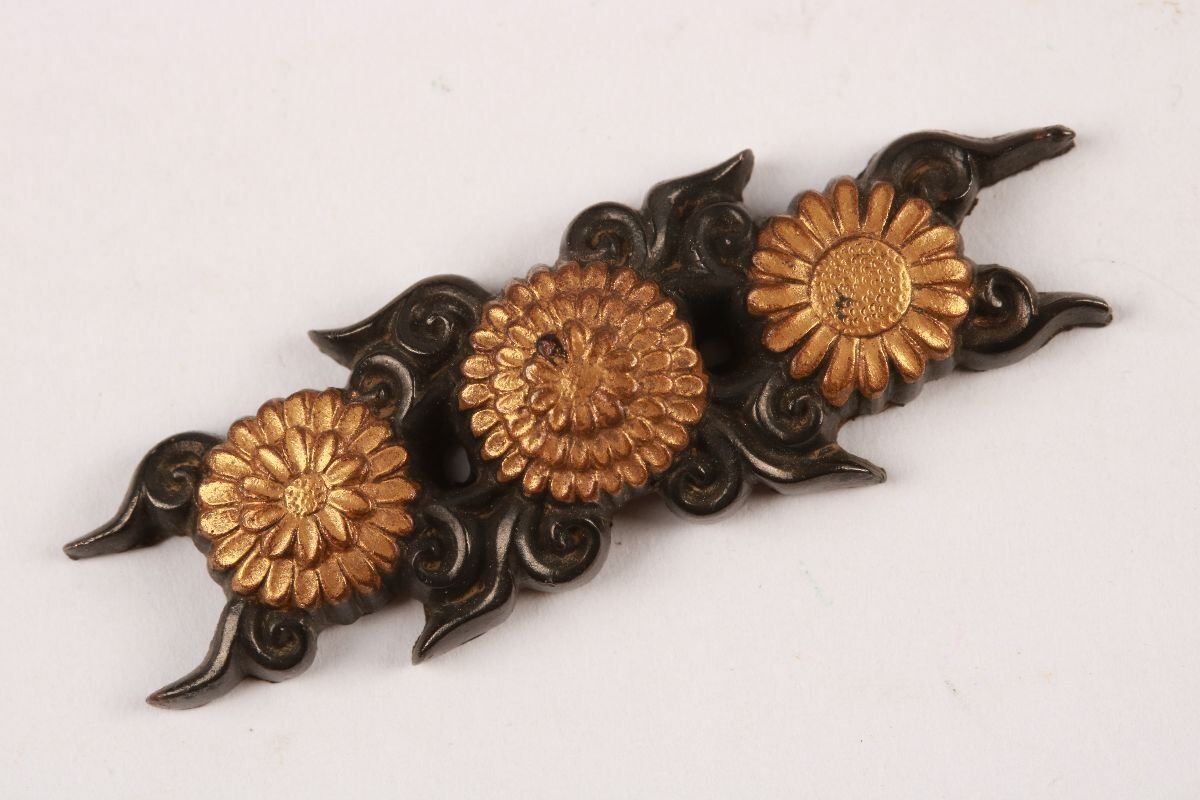 [.. магазин .] меч . изобразительное искусство / Edo период / нет ./ медь земля полосный . map глаз . один на /K-1249( поиск ) антиквариат / японский меч / меч принадлежности / глаз .