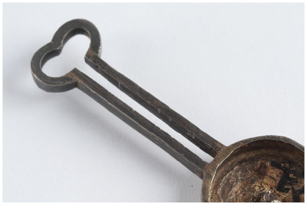 [.. магазин .] меч . изобразительное искусство / Edo период / нет ./ медь рыба .. земля серебряный ..... лист map глаз ./35g/K-796( поиск ) гарда меча /./ японский меч / меч принадлежности /. голова / глаз .