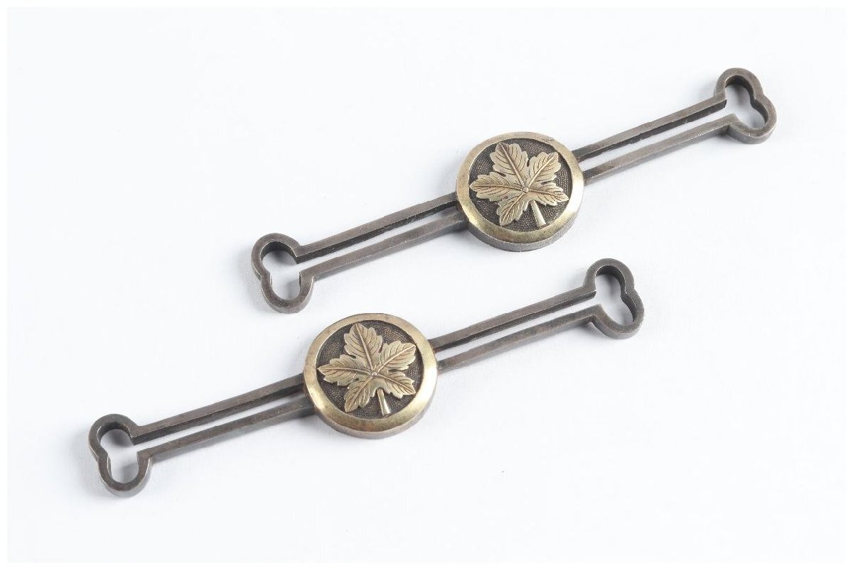 [.. магазин .] меч . изобразительное искусство / Edo период / нет ./ медь рыба .. земля серебряный ..... лист map глаз ./35g/K-796( поиск ) гарда меча /./ японский меч / меч принадлежности /. голова / глаз .