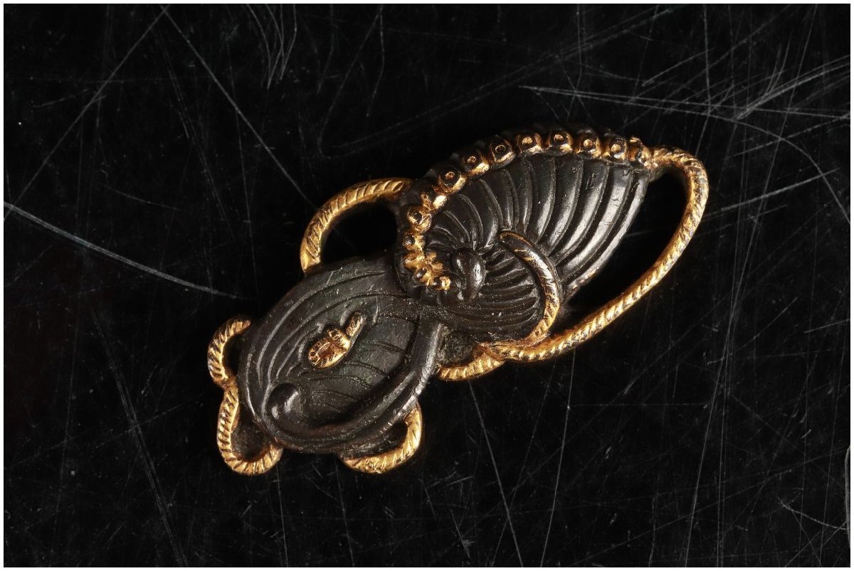 [.. магазин .] меч . изобразительное искусство / Edo период / нет ./ медь земля цветная роспись . map глаз ./9g/K-530( поиск ) антиквариат / гарда меча /./ японский меч / меч принадлежности /. голова / глаз .