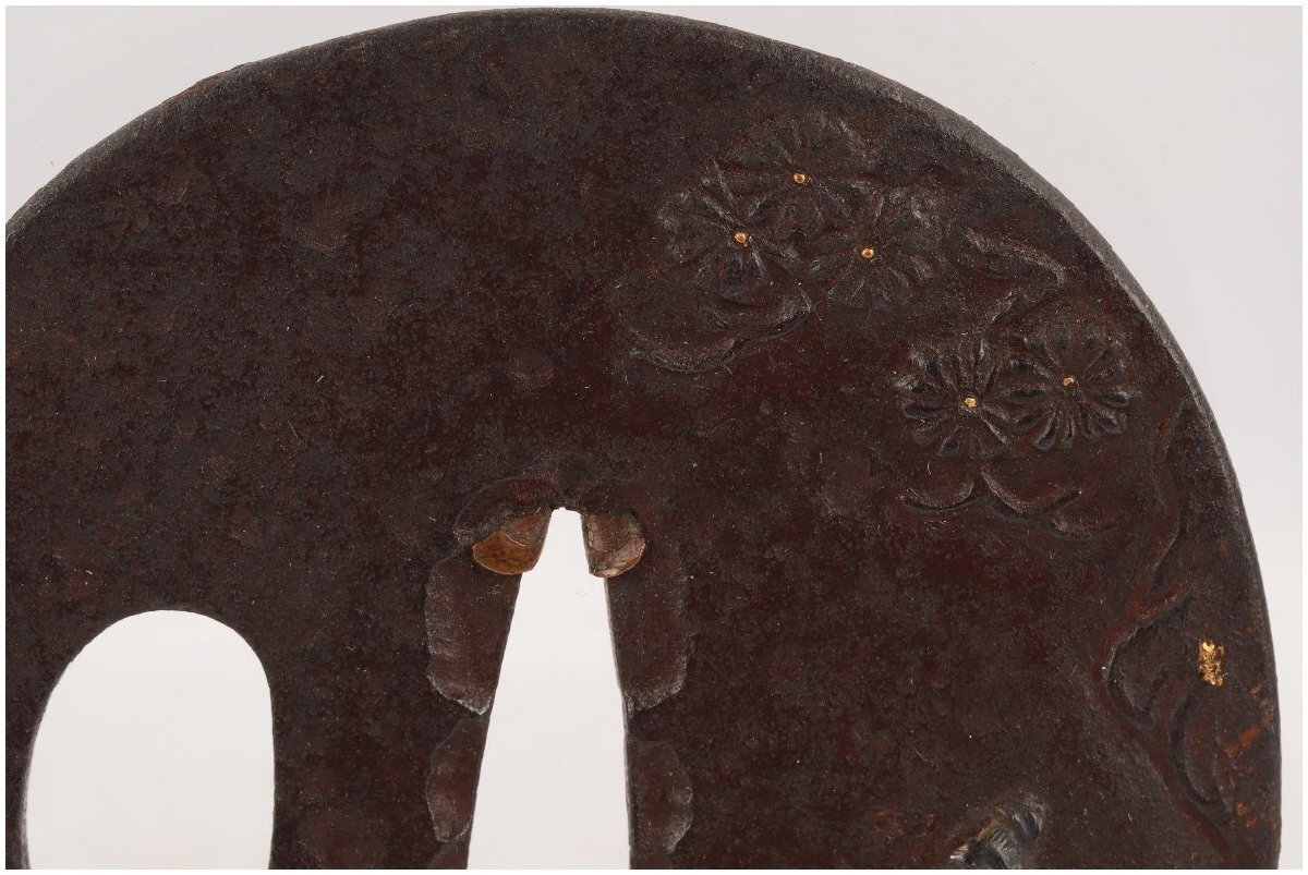 [.. магазин .] меч . изобразительное искусство / Edo период / нет ./ металлический металлы серебряный ... корова .. человек map круг форма гарда меча /71g/K-938( поиск ) гарда меча /./ японский меч / меч принадлежности /. голова / глаз .