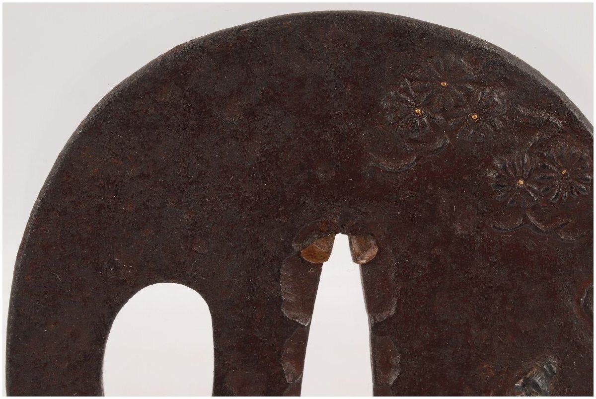 [.. магазин .] меч . изобразительное искусство / Edo период / нет ./ металлический металлы серебряный ... корова .. человек map круг форма гарда меча /71g/K-938( поиск ) гарда меча /./ японский меч / меч принадлежности /. голова / глаз .