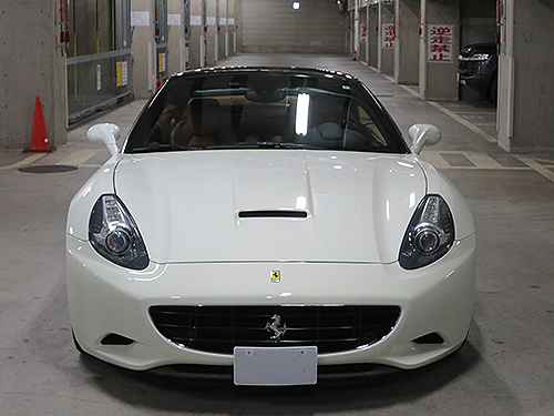 ☆フェラーリ　カリフォルニア　左ハンドル　ビアンコアブス　オプション２０インチアルミ　パワークラフトマフラー　売り切ります☆_画像4