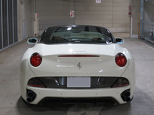 ☆フェラーリ　カリフォルニア　左ハンドル　ビアンコアブス　オプション２０インチアルミ　パワークラフトマフラー　売り切ります☆_画像5