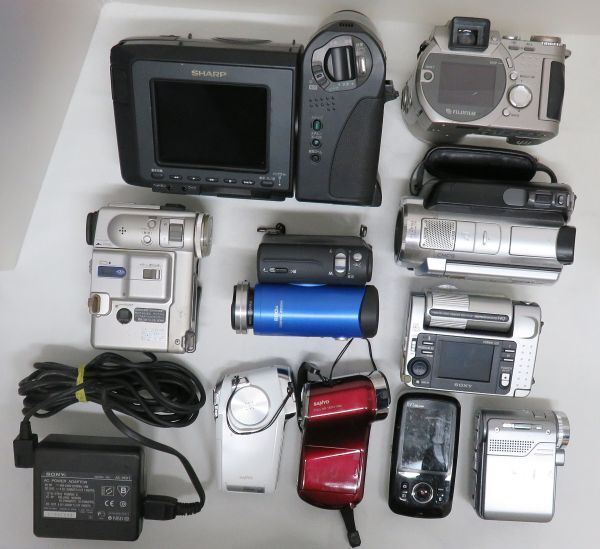 ビデオカメラまとめ SONY ソニー、SHARP シャープ、SANYO サンヨー、FUJIFILM 富士フィルム 等/10台まとめて 【動作未確認・ジャンク】_画像2