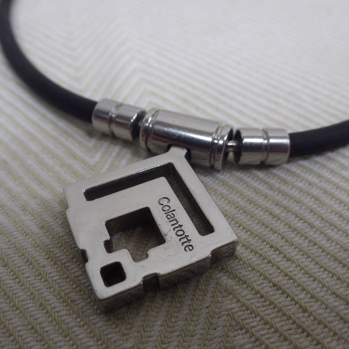  б/у Colantotteko Ran toteTao магнитное колье α ARAN серебряный черный 