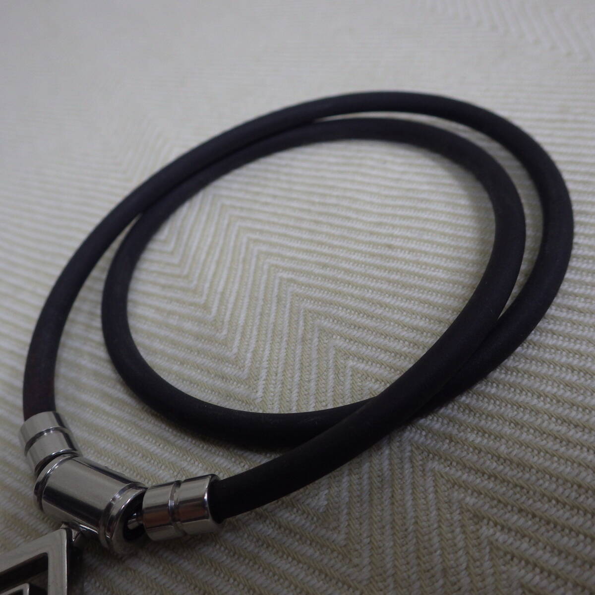  б/у Colantotteko Ran toteTao магнитное колье α ARAN серебряный черный 