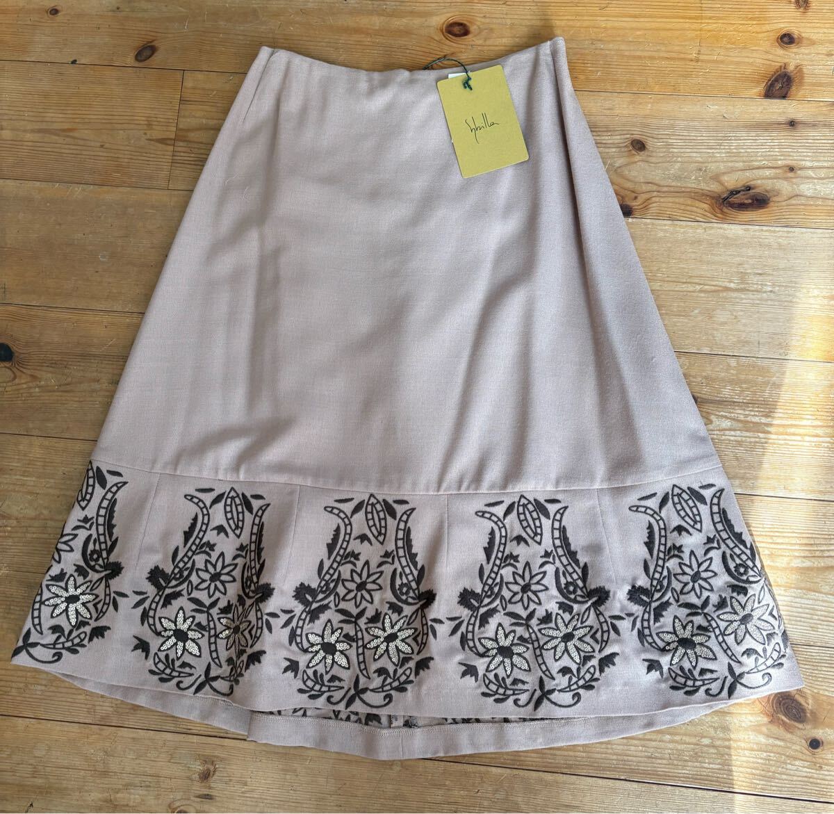 未使用★シビラ★薄茶系裾花柄刺繍スパンコールスカートL39,000円＋税【送料無料】難有_画像1