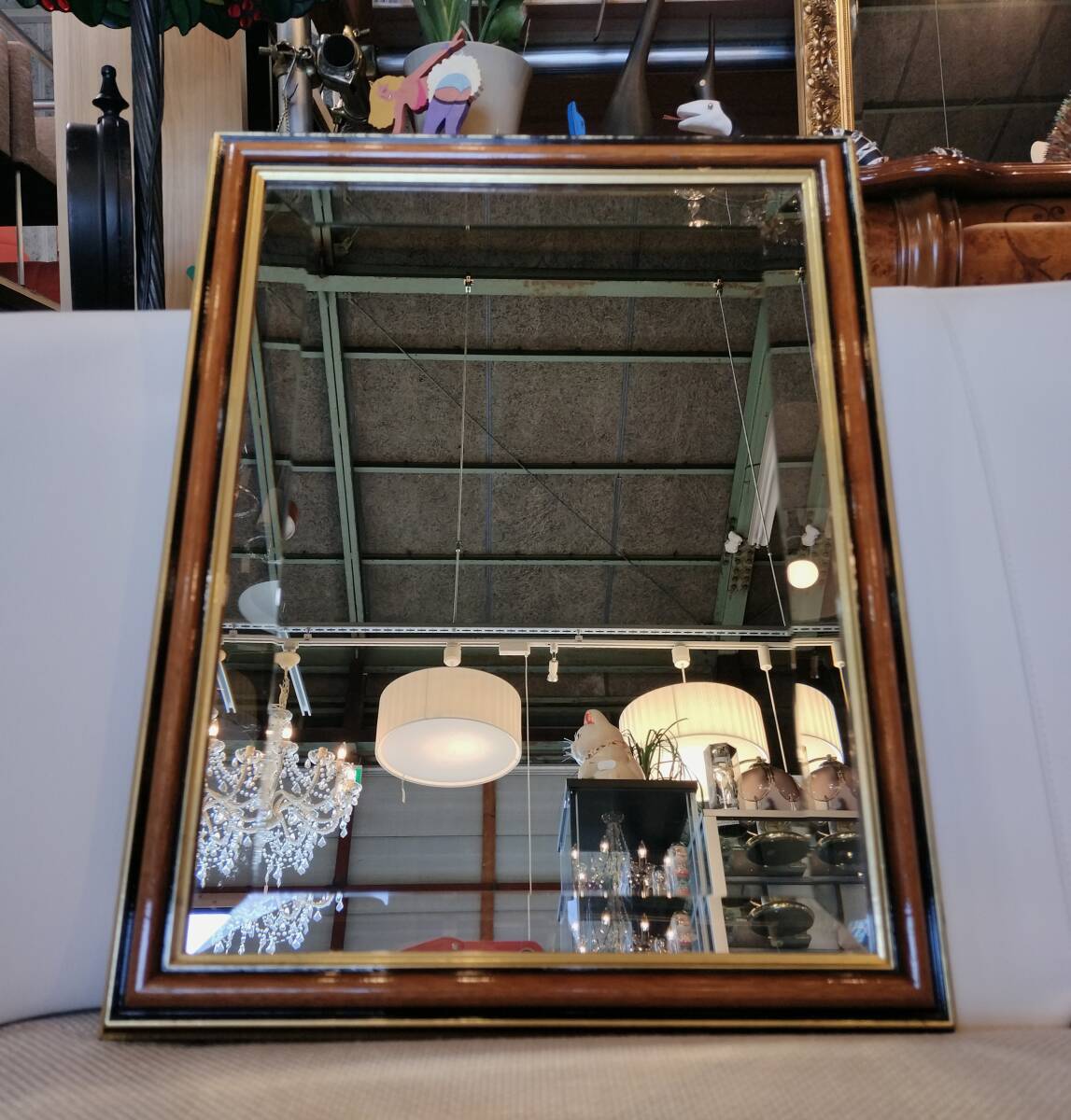 イタリア製　ミラー　鏡　壁掛け　幅35.5cm×高さ45.5cm スクエア　木製フレーム　ゴールド　高級　メイク鏡_画像2