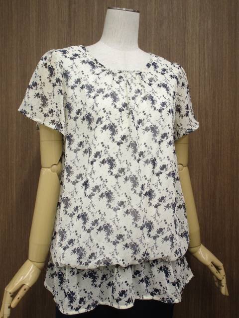 美品 Lacifonelli等 半袖POブラウス2点+クロップドパンツ コーデ3点セット L相当 アイボリー地 紺 花柄/白系/紺 フェミニン系 20代・30代～_画像2