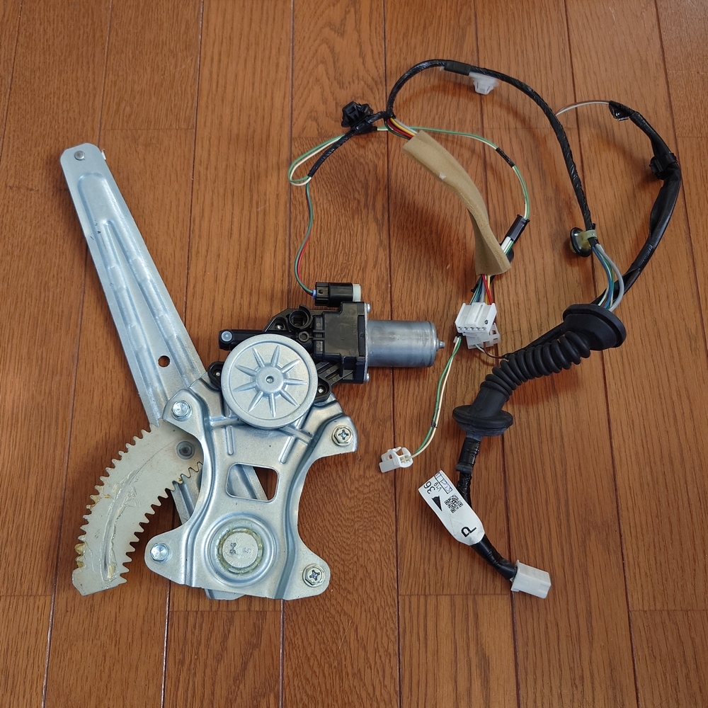 スズキ ハスラー(DAA-MR41S)左リアドア「レギュレーター パワーウィンドウモーター」【中古】送料込_画像1