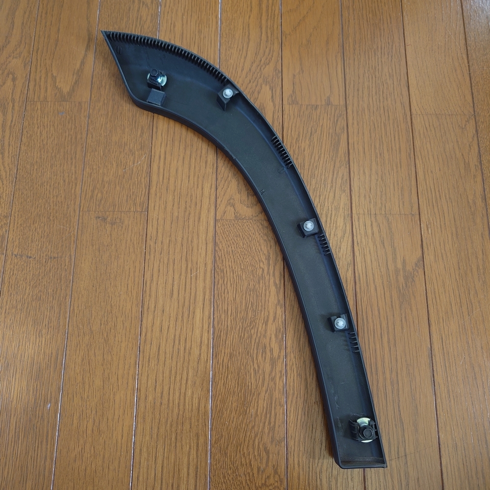 スズキ ハスラー(DAA-MR41S)左リアドア「リアフェンダーモール」【中古】送料込_画像3