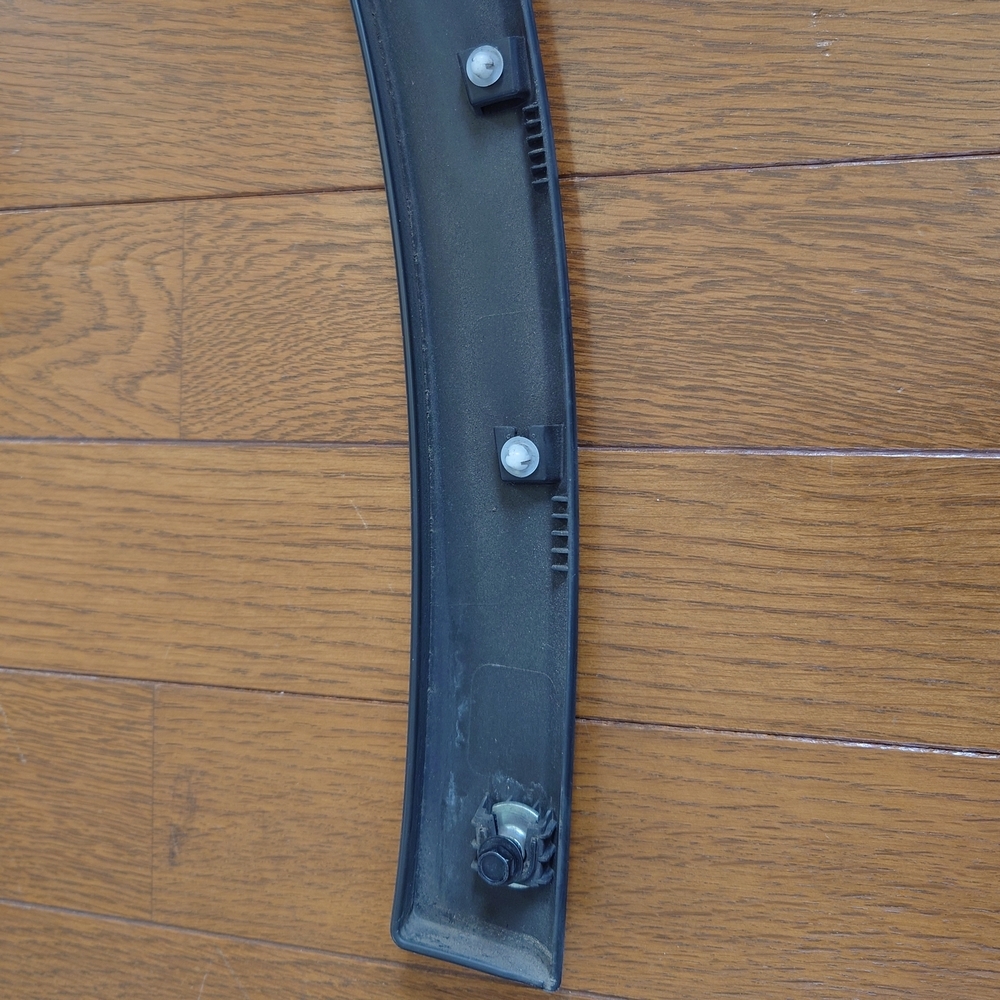 スズキ ハスラー(DAA-MR41S)左リアドア「リアフェンダーモール」【中古】送料込_画像5