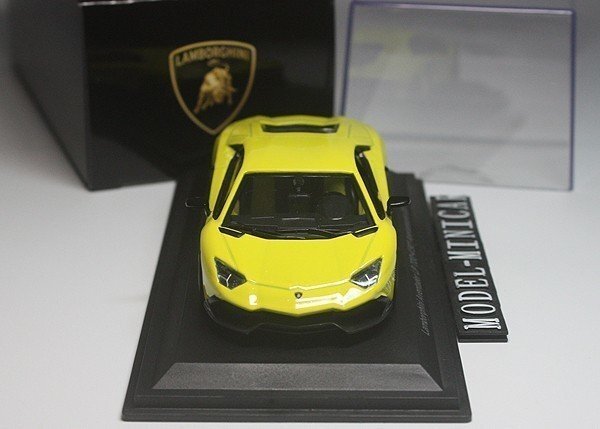 ▲入手困難！Lamborghini特注！1/43 ランボルギーニ LP720 AVENTADOR アヴェンタドール 50th 50周年 黄_画像2