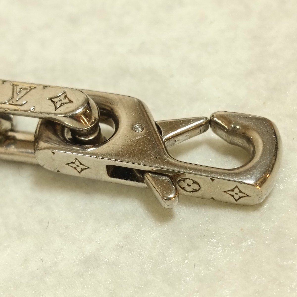 S【LOUIS VUITTON】コリエ モノグラム ブレスレット M64223 サイズM チェーン アクセサリー ルイヴィトン メンズ レディース シルバー_画像4