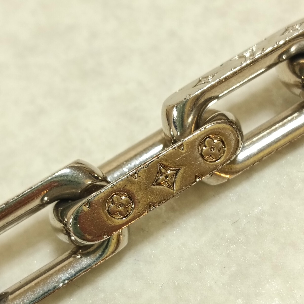 S【LOUIS VUITTON】コリエ モノグラム ブレスレット M64223 サイズM チェーン アクセサリー ルイヴィトン メンズ レディース シルバー_画像8