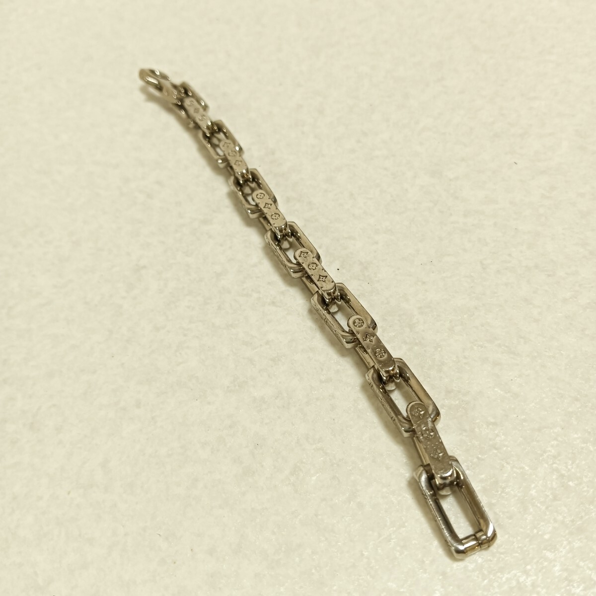 S【LOUIS VUITTON】コリエ モノグラム ブレスレット M64223 サイズM チェーン アクセサリー ルイヴィトン メンズ レディース シルバー_画像10