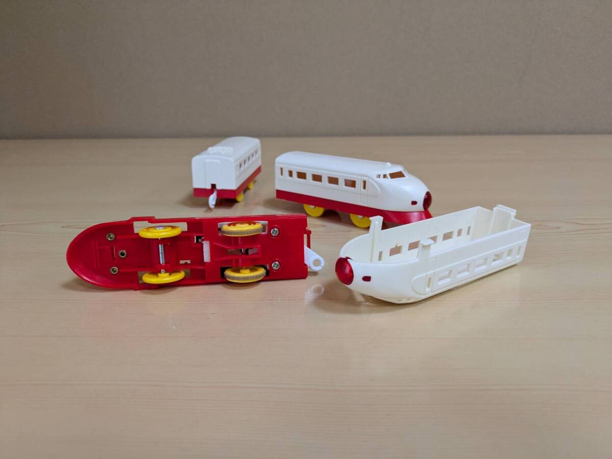 セットばらし　赤スカートひかり号（１スピード）　プラレール_画像3