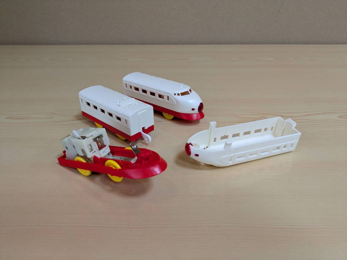 セットばらし　赤スカートひかり号（１スピード）　プラレール_画像2