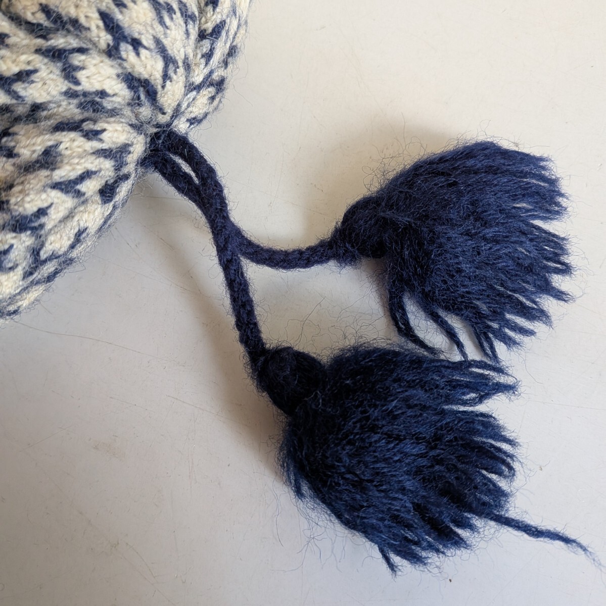 DALE of Norway ダーレ・オブ・ノルウェー ニットキャップ '９０年代 オフホワイト/ネイビー・総柄 ウール ノルウェー製 ユーズド品_画像3