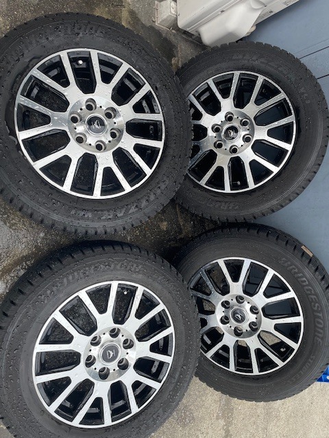 グランエース☆スタッドレスタイヤ☆ブリザック☆引き取り限定☆ホイールセット☆室内保管☆2シーズンのみ使用_画像1