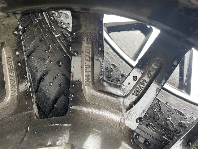 グランエース☆スタッドレスタイヤ☆ブリザック☆引き取り限定☆ホイールセット☆室内保管☆2シーズンのみ使用_画像8